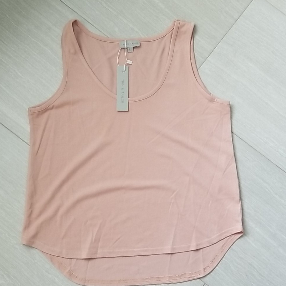 Womens tank NWT